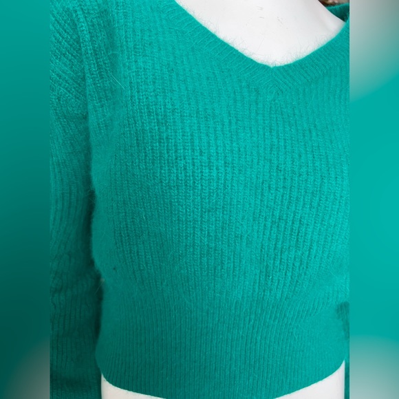 AILE Korean brand wool/ angora sweater- CUTE! - Picture 10 of 11